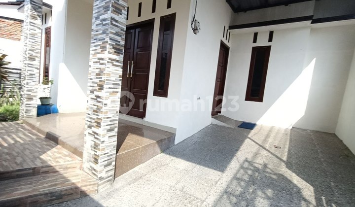 Nice Clean 1.5-Story House Near Ums In Gumpang 2