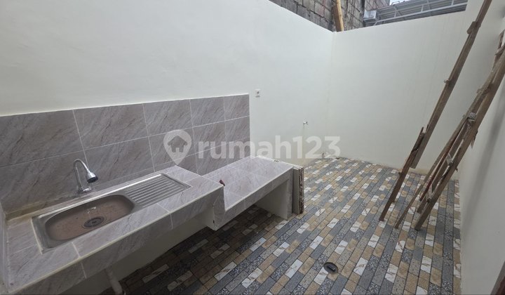 Rumah Progres Pagar Canopy Tengah Kota Sumber 2