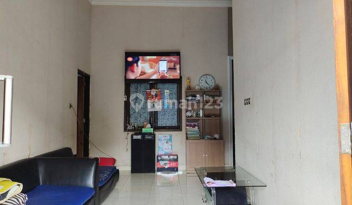 Rumah Second di Perum Terawat Dekat Alana  2