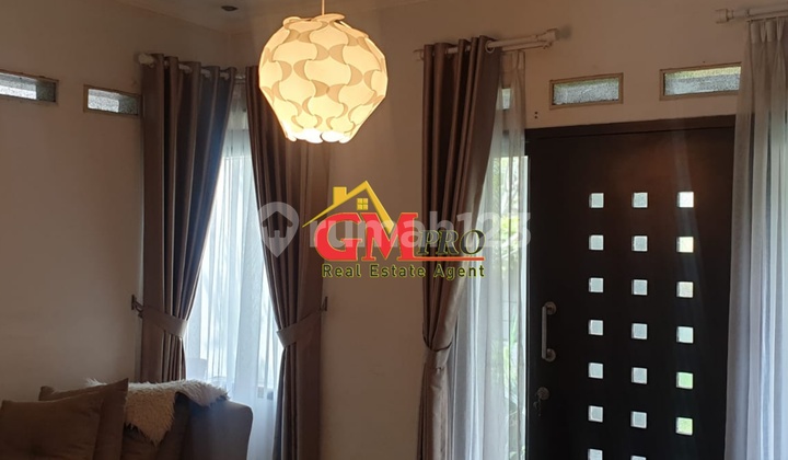 House, 2 Floors, Freehold Certificate, in Ciateul, Bandung City 2