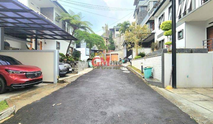 Rumah 2 Lantai Di Hegarmanah Ciumbuleuit Bandung Utara 1