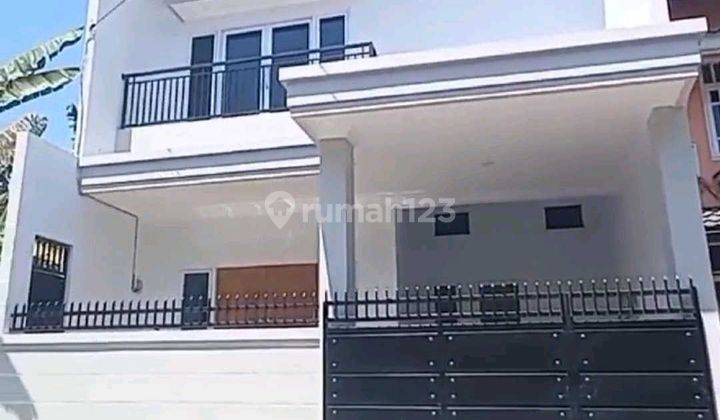 Dijual Rumah Bagus 2 Lantai Semolowaru Timur Surabaya 2