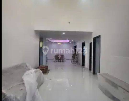 Disewakan Rumah Furnish South Emerald Lakarsantri Surabaya 2