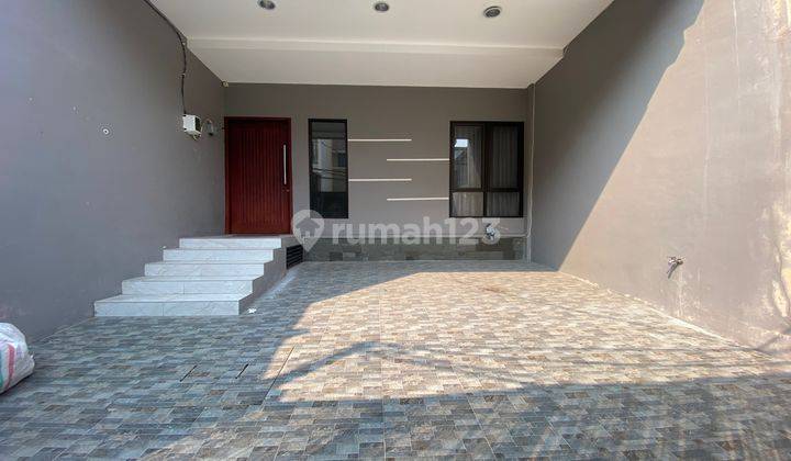 Dijual Rumah Taman Raru 2 Lantai Bagus Siap Huni Tanan Ratu 2