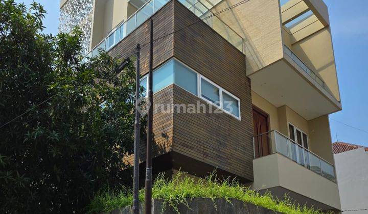 Dijual Rumah Mewah 3 Lantai Pluit Permai 1