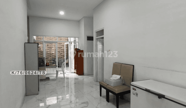 Rumah Mainroad Bisa Di Pakai Kantor  Di Taman Holis Indah 1 Bdg 1