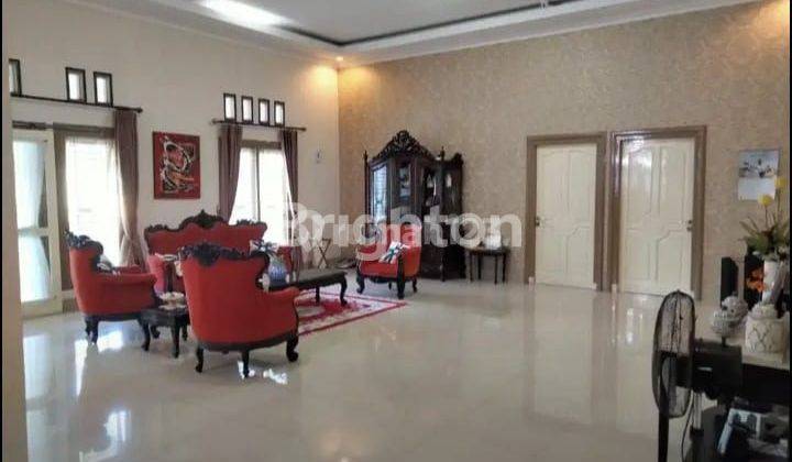 RUMAH SATU LANTAI MEWAH SIAP HUNI ADA KOLAM RENANG DEKAT PTC MALL 2