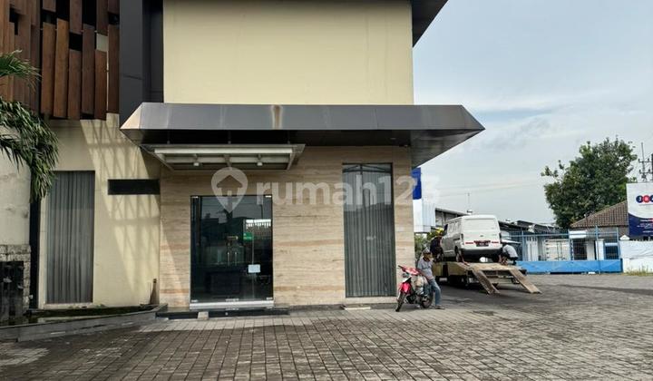 FORCED SALE - Cheap Business House on Raya Gedangan Frontage Road Raya Jenggolo Sidoarjo 1