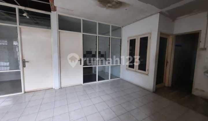 Cheap House for Sale on Jemursari Main Road, Surabaya 2