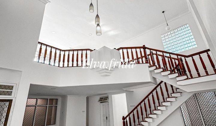 Dijual Rumah Siap Huni 2 Lantai 4 M An di Margorejo Surabaya 2