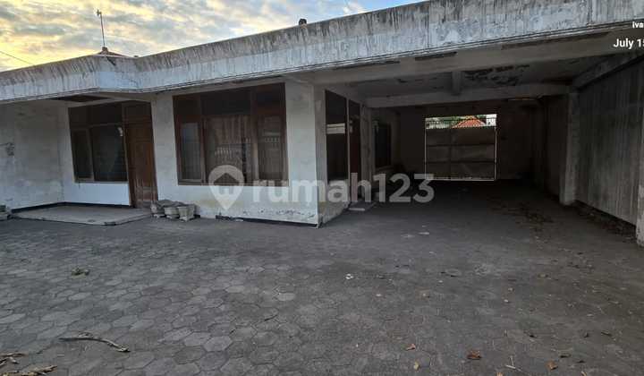 Dijual Rumah Hitung Tanah di Jl Kartini Surabaya Pusat 2