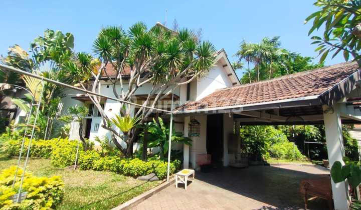 For Sale Ready-to-Occupy Hook House on Jl Welirang Merapi, Central Surabaya