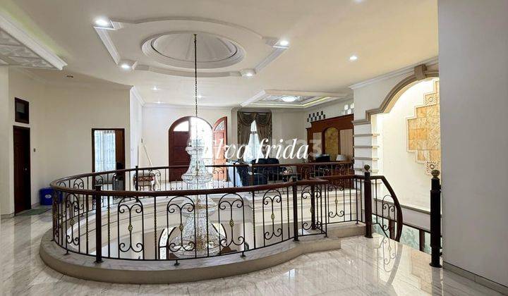 Dijual Rumah Klasik Darmo Hill Surabaya Barat 2