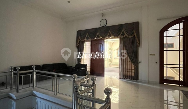 Dijual Rumah Komersial di Pusat Kota Jl Raya Biliton Surabaya 2