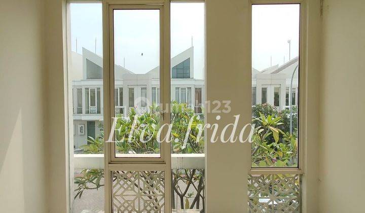 Dijual Rumah 2 lantai di Grand Pakuwon Adelaide Surabaya 2