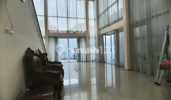 Dijual Murah Rumah Ada Kolam Renang di Royal Residence Wiyung Surabaya 2