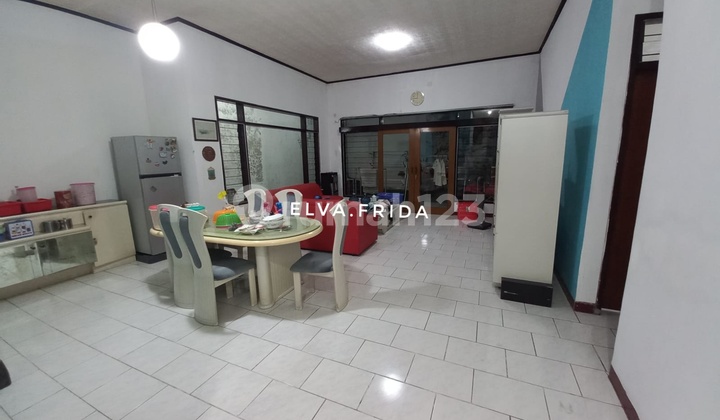 Dijual Cepat Rumah Hitung Tanah di Dharmahusada Indah Surabaya 2