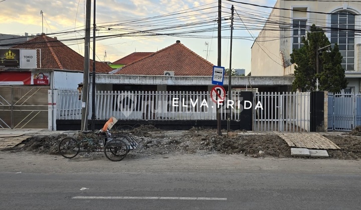Dijual Rumah Hitung Tanah di Jl Kartini Surabaya Pusat Dijual Rumah Hitung Tanah di Jl Kartini Surabaya Pusat