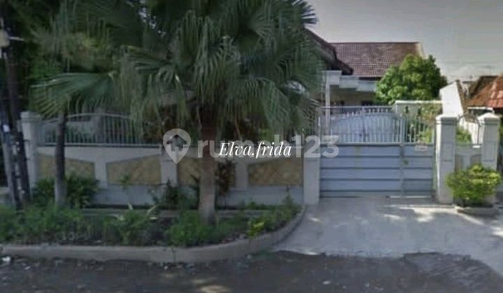 For Sale Ready-to-Occupy House on Jl Kaca Piring, Central Surabaya 1