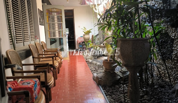 Dijual Rumah 2 Lantai di Jl Dr Cipto Surabaya Pusat 2