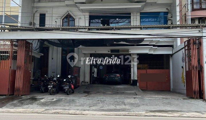 Dijual Rumah Komersial di Pusat Kota Jl Raya Biliton Surabaya Dijual Rumah Komersial di Pusat Kota Jl Raya Biliton Surabaya