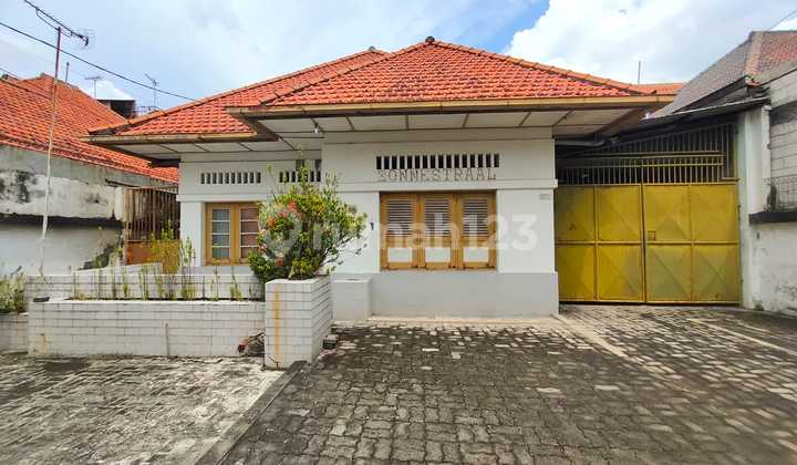 Dijual Murah Rumah Belanda di Jl Blambangan Surabaya Pusat Dijual Murah Rumah Belanda di Jl Blambangan Surabaya Pusat