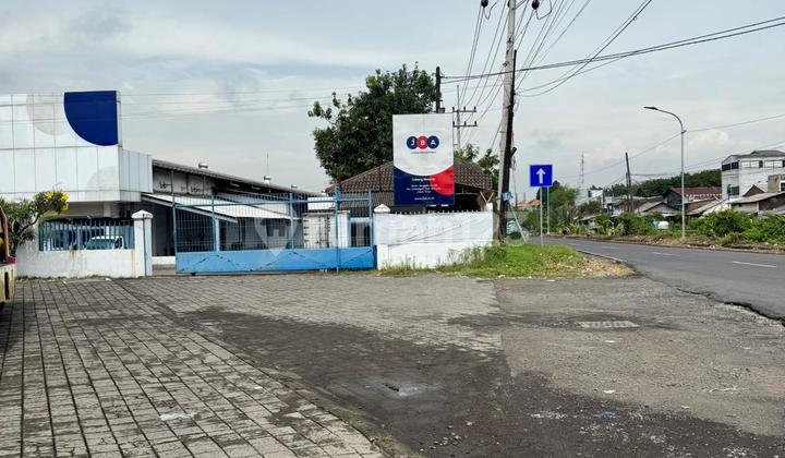 FORCED SALE - Cheap Business House on Raya Gedangan Frontage Road Raya Jenggolo Sidoarjo 2
