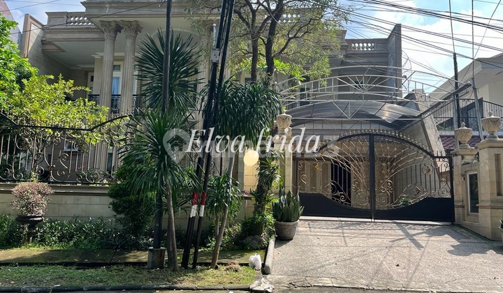 Dijual Rumah Klasik Raya Satelit Barat Surabaya Siap Huni Dijual Rumah Klasik Raya Satelit Barat Surabaya Siap Huni