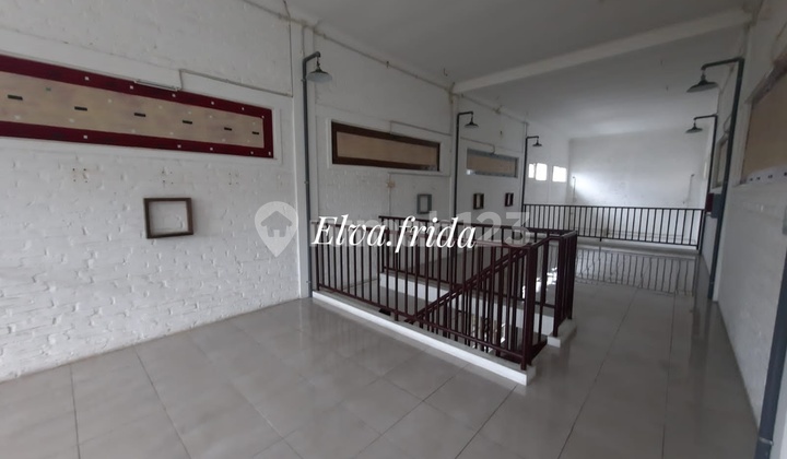 Cheap House for Sale on Jemursari Main Road, Surabaya 2