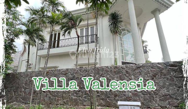 Dijual Rumah Siap Huni di Villa Valensia Pakuwon Indah Surabaya 2