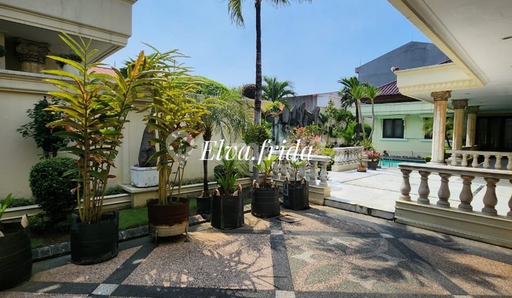 For Sale Luxury House on Raya Jemur Andayani Surabaya