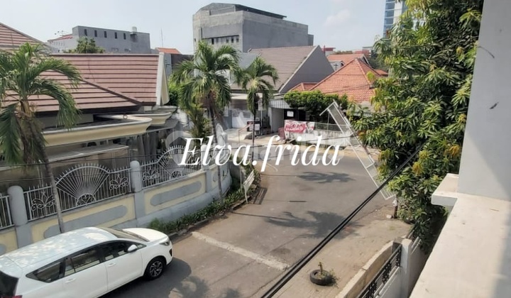 Dijual Murah Rumah Hook di Jl Cipunegara Surabaya Pusat 2