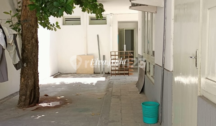 Dijual Rumah Komersial Jalan Kartini Surabaya Pusat