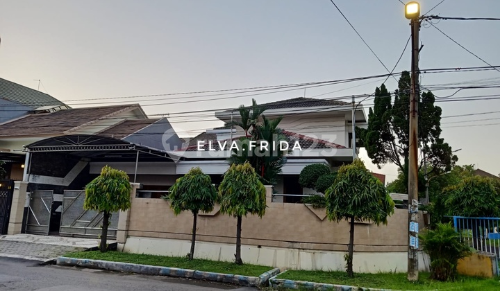 Dijual Rumah Hook 2,5 Lantai di Bendul Merisi Surabaya