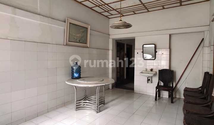 Dijual Murah Rumah Belanda di Jl Blambangan Surabaya Pusat 2