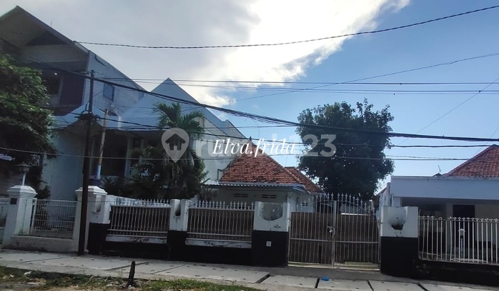 Old House for Sale, Land Calculation on Jl Teuku Umar, Central Surabaya Old House for Sale, Land Calculation on Jl Teuku Umar, Central Surabaya