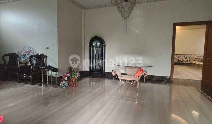 Dijual Rumah Jl Progo Lantai Marmer, Full Furnish, Surabaya Pusat