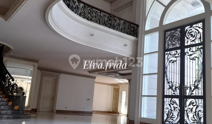 Dijual Rumah Mewah Strategis di Pakuwon Indah Surabaya