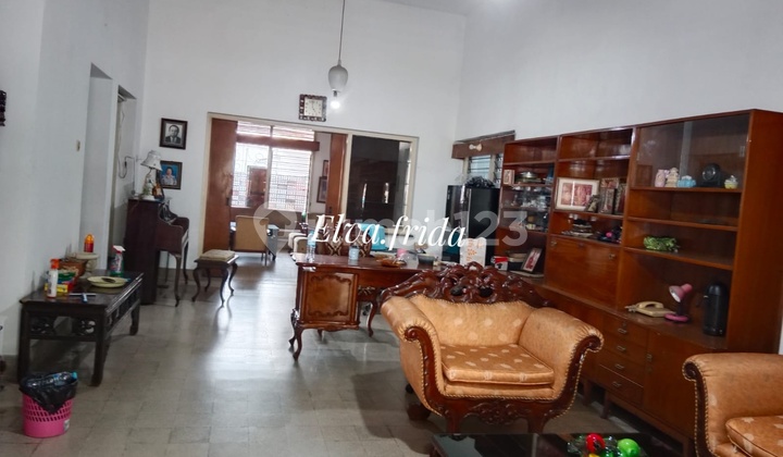 Dijual Cepat Rumah Hook Murah di Jl Comal Surabaya Pusat 2