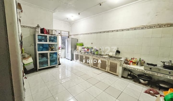 For Sale Strategic House on Jalan Anjasmoro Surabaya Center 2