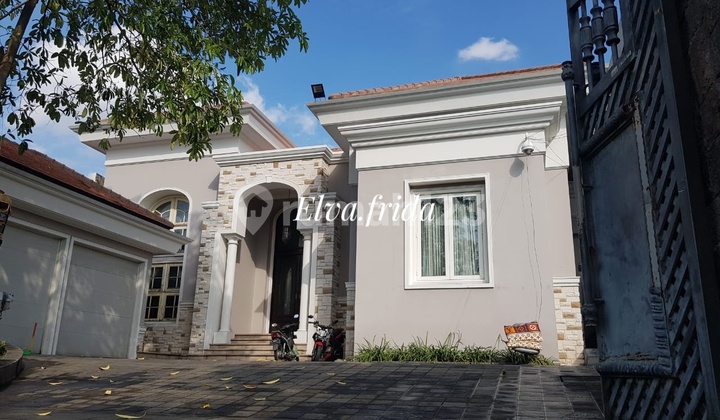 Dijual Cepat Rumah Sultan di Jl Imam Bonjol Surabaya Pusat