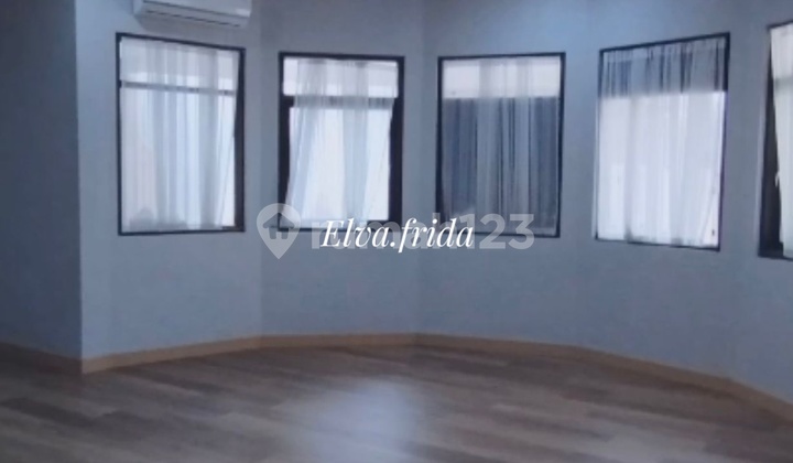 Dijual Rumah Mediterania Mewah di Jl Argopuro Surabaya Pusat 2