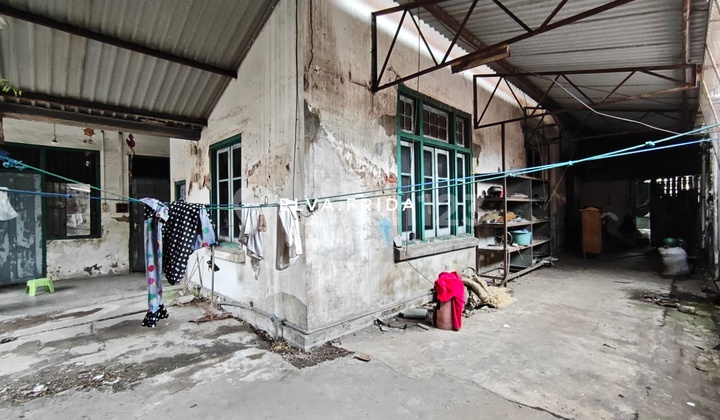 Dijual Rumah Hitung Tanah di Nol Jalan Raya Arjuno Surabaya