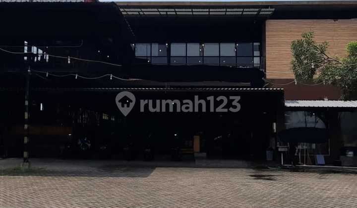 Cheap Business House for Sale on Raya Merr Surabaya 1