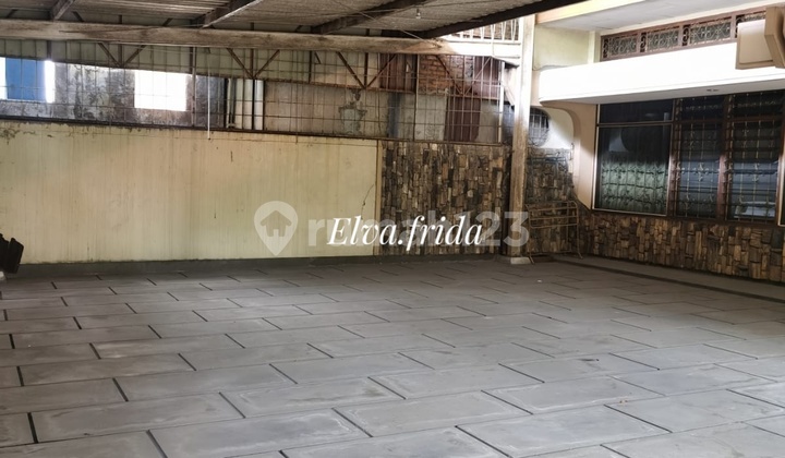 For Sale Hook House on Kusuma Bangsa Street, Central Surabaya 2