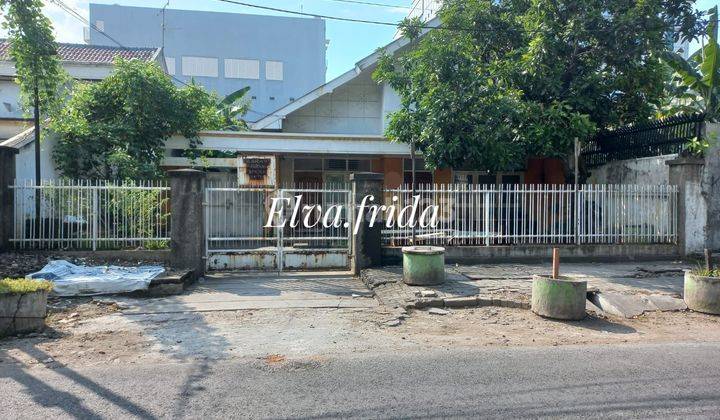 Dijual Rumah Pusat Kota Hanya 9 M An di Jalan Widodaren Surabaya 1