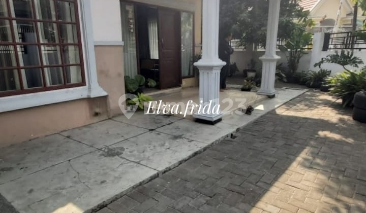 Cheap Hook House for Sale on Jl Cipunegara, Central Surabaya