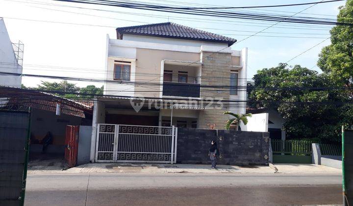 Rumah 2 Lantai Bagus Full Furnished SHM di Jl Cikutra Barat, Bandung