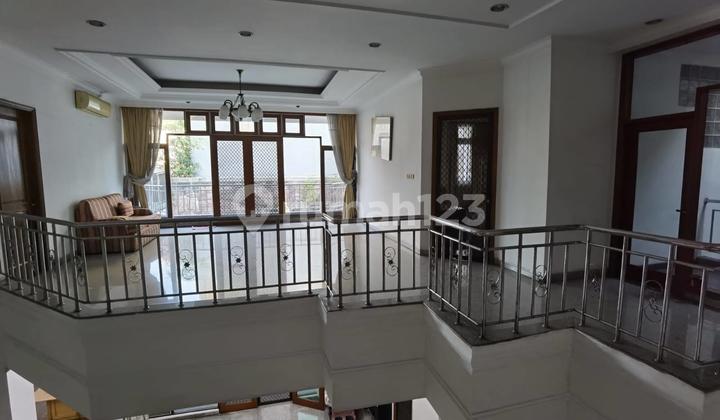 Dijual Rumah Besar Dekat PRJ Jakarta Pusat Dijual Rumah Besar Dekat PRJ Jakarta Pusat