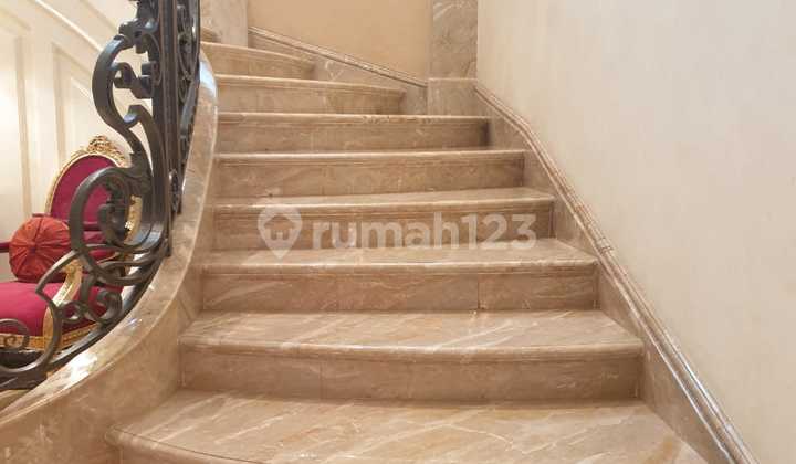 Dijual Rumah Mewah di Komplek Perumahan Taman Resort Mediterania Pik Jakarta Utara 2